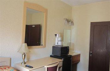 Traveler'S Hotel Salinas Bagian luar foto