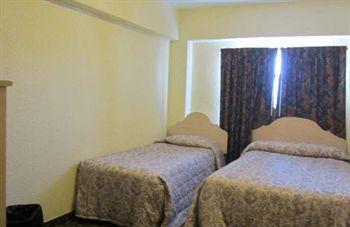 Traveler'S Hotel Salinas Bagian luar foto
