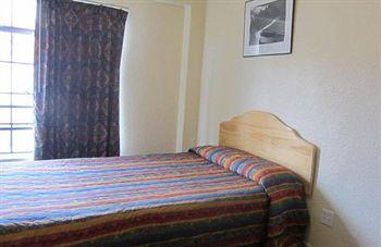 Traveler'S Hotel Salinas Bagian luar foto